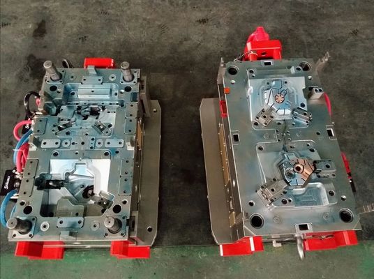 Plastic Injection Mould Water Tank Break Fluid Reservoir Hoog nauwkeurigheid