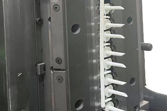 STEP Medische plastic injectievorm op maat lage kosten vormontwerp en productie